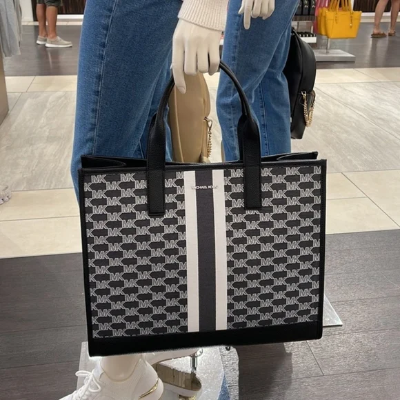 Michael Kors Structured tote